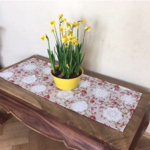 Asztali futó mintás