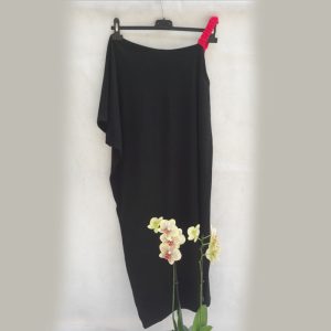 Női ruha Tünde , fekete-pink szín összeállításban