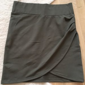 Női szoknya Betti ,keki színben - ŐSZI-TAVASZI